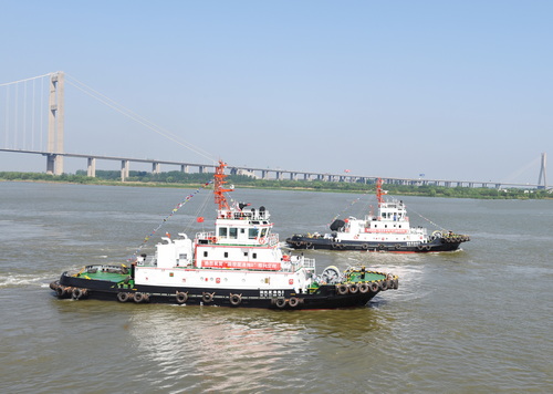 國投廈港2船開(kāi)航-壓縮.jpg